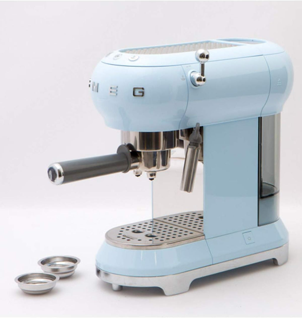 Smeg, ECF01WHEU Manual Espresso -Maschine, Cappuccino -System, Thermoblock, große Tassengehäuse und Doppelkaffeefunktion, 1 l Wassertank, kompakte Abmessungen, 1350W, Weiß